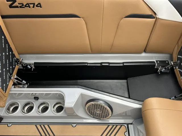 Slide: The Image of Varatti Z2474 2026 - 17