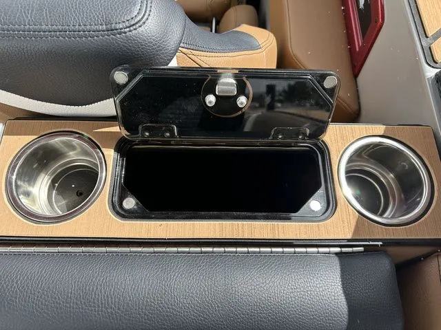 Slide: The Image of Varatti Z2474 2026 - 23