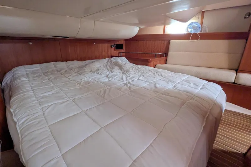 Slide: The Image of Cozy cabin interior of 2007 Elan Impression 434 yacht with comfortable bedding. - 29
