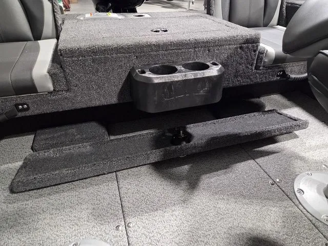 Slide: The Image of Lund 1775 Adventure Sport 2026 - 12