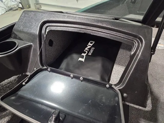 Slide: The Image of Lund 1775 Adventure Sport 2026 - 17