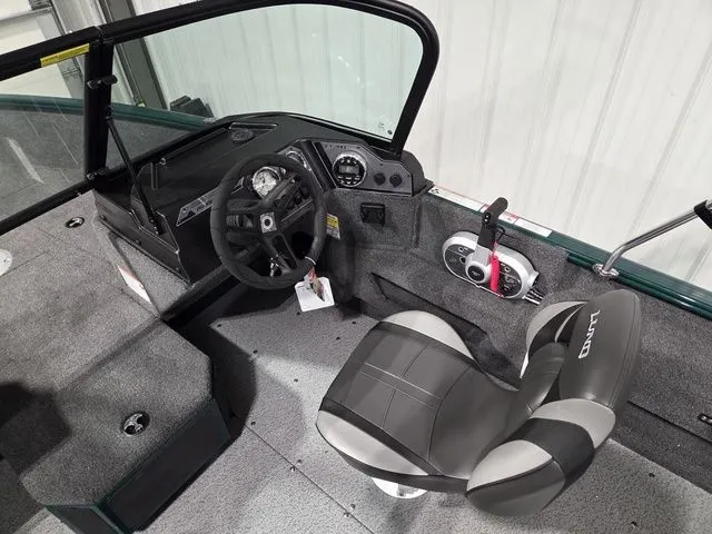 Slide: The Image of Lund 1775 Adventure Sport 2026 - 18