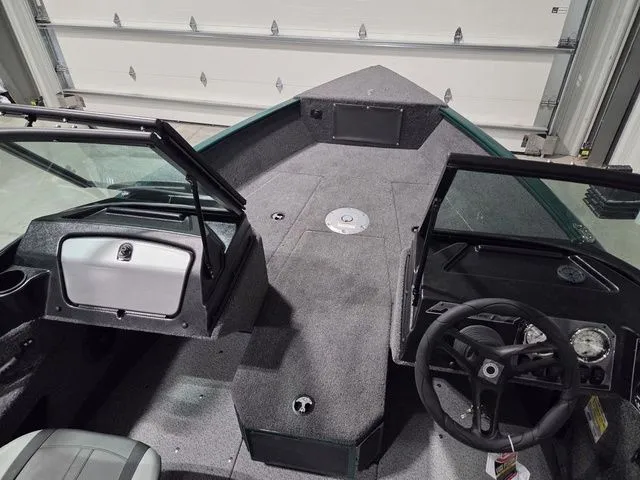 Slide: The Image of Lund 1775 Adventure Sport 2026 - 24