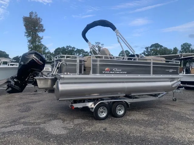 Slide: The Image of Sun Tracker Fishin' Barge 20 DLX 2025 - 4