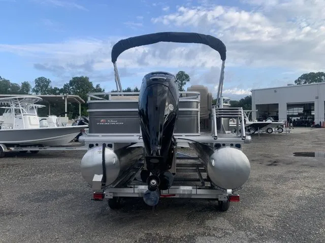 Slide: The Image of Sun Tracker Fishin' Barge 20 DLX 2025 - 5