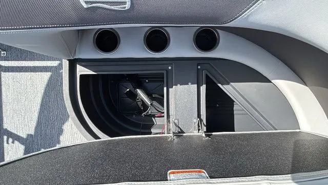 Slide: The Image of Sun Tracker Bass Buggy 16 XL Select 2026 - 11