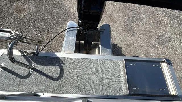 Slide: The Image of Sun Tracker Bass Buggy 16 XL Select 2026 - 13