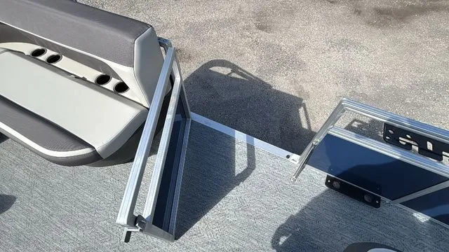 Slide: The Image of Sun Tracker Bass Buggy 16 XL Select 2026 - 14