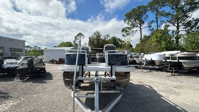 Slide: The Image of Sun Tracker Bass Buggy 16 XL Select 2026 - 4