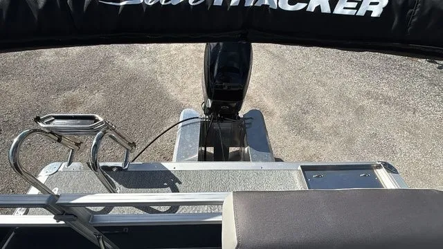 Slide: The Image of Sun Tracker Bass Buggy 16 XL Select 2026 - 9