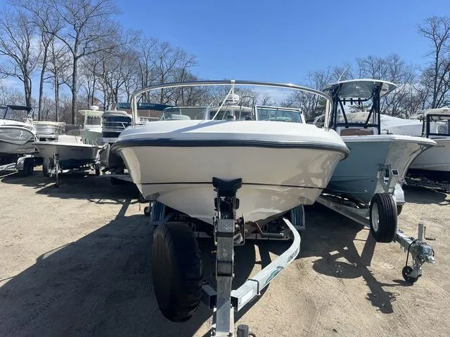 Slide: The Image of Boston Whaler Ventura 18 DC 1999 - 3