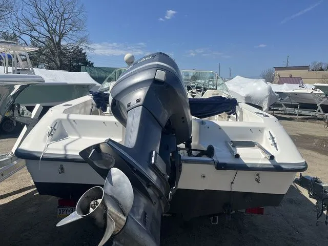 Slide: The Image of Boston Whaler Ventura 18 DC 1999 - 4