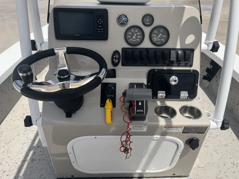 Slide: The Image of Blazer 2200 GTS 2017 - 25