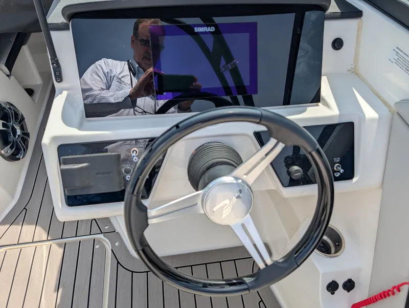 Slide: The Image of Sea Ray SPX 190 Outboard 2022 - 22