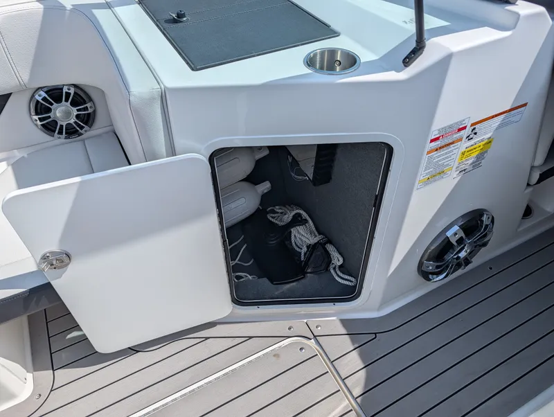 Slide: The Image of Sea Ray SPX 190 Outboard 2022 - 23