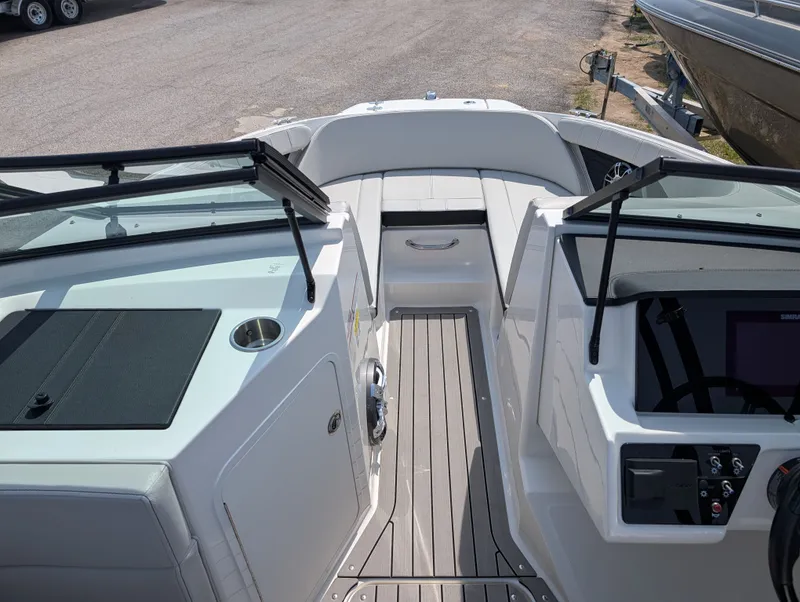 Slide: The Image of Sea Ray SPX 190 Outboard 2022 - 24
