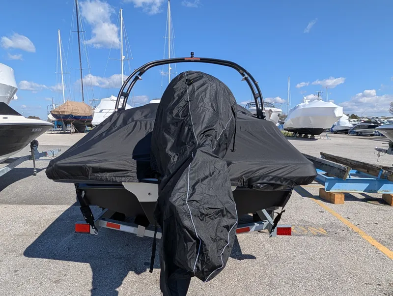 Slide: The Image of Sea Ray SPX 190 Outboard 2022 - 4