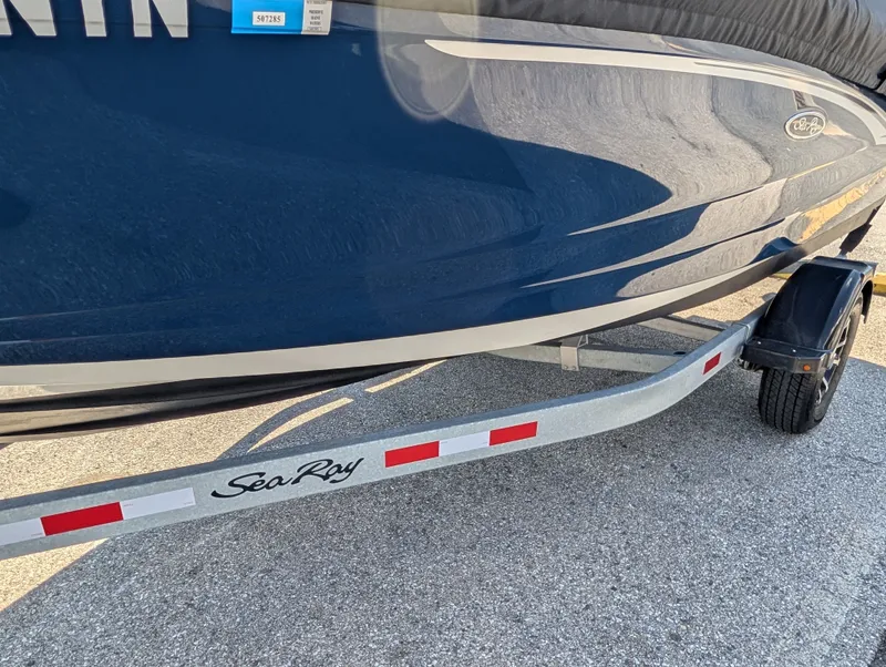 Slide: The Image of Sea Ray SPX 190 Outboard 2022 - 6