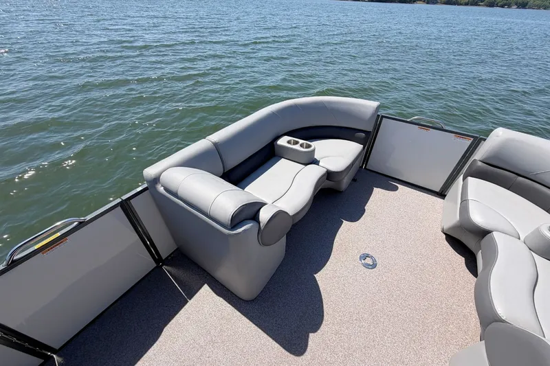 Slide: The Image of Veranda VR20L 2019 - 20