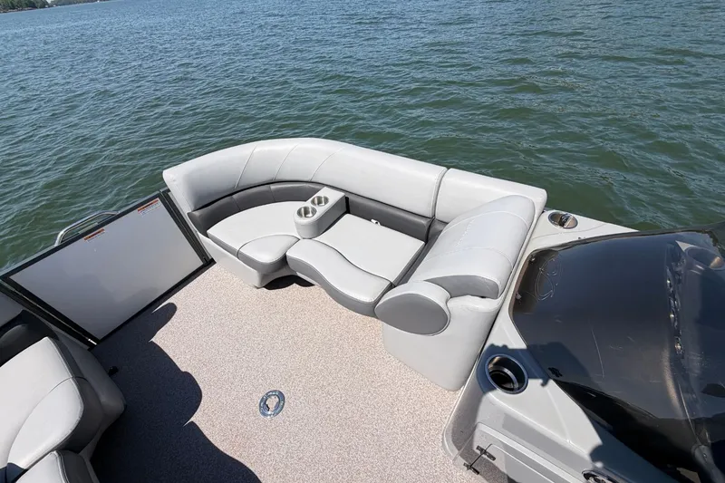 Slide: The Image of Veranda VR20L 2019 - 22
