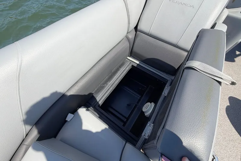 Slide: The Image of Veranda VR20L 2019 - 24