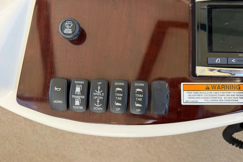 Slide: The Image of Meridian 441 Sedan 2014 - 52