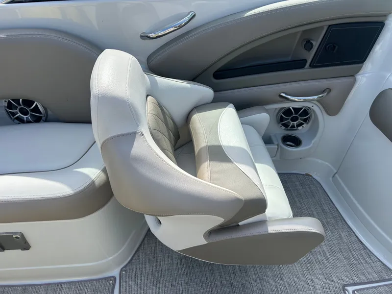 Slide: The Image of Crownline Boats 235 ESX 2022 - 16