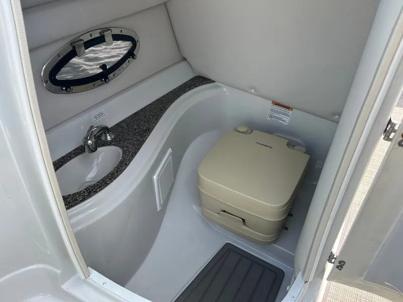 Slide: The Image of Crownline Boats 235 ESX 2022 - 19