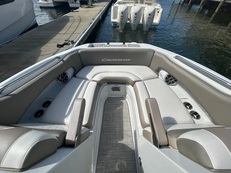Slide: The Image of Crownline Boats 235 ESX 2022 - 21