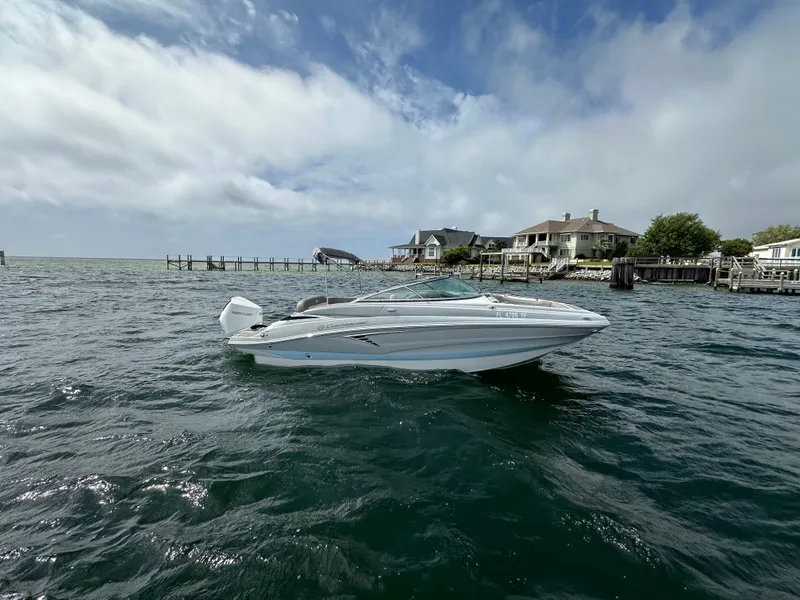 Slide: The Image of Crownline Boats 235 ESX 2022 - 3