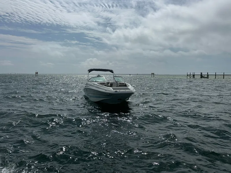 Slide: The Image of Crownline Boats 235 ESX 2022 - 4