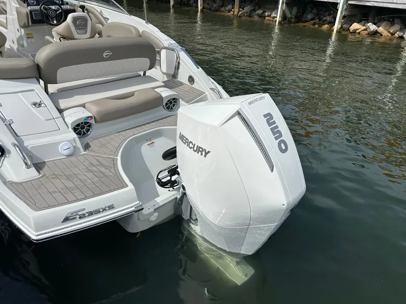 Slide: The Image of Crownline Boats 235 ESX 2022 - 6