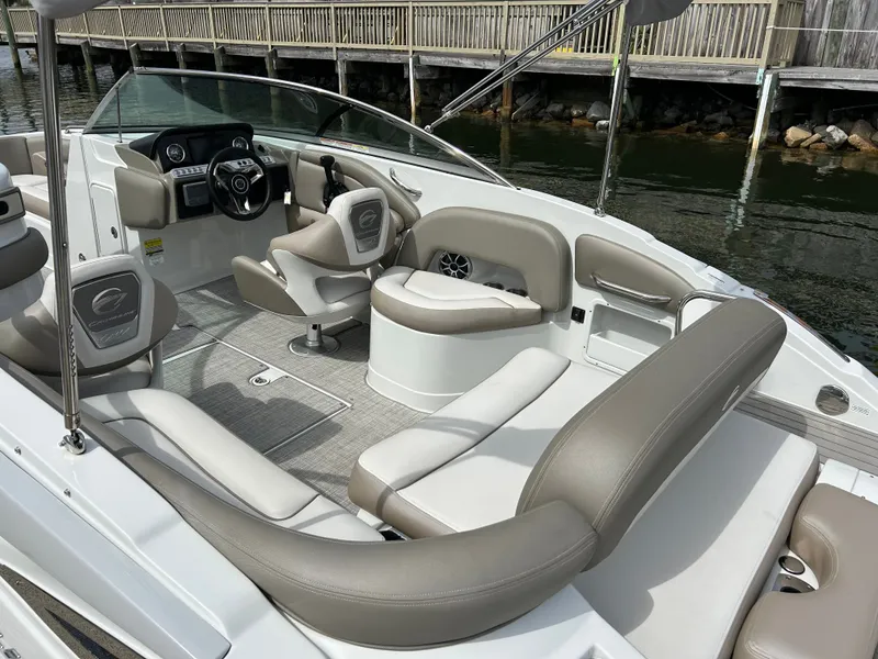 Slide: The Image of Crownline Boats 235 ESX 2022 - 7
