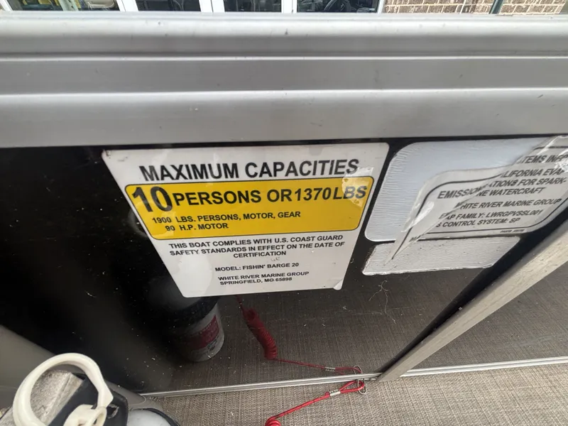 Slide: The Image of Sun Tracker FISHIN BARGE 20DLX 2020 - 34