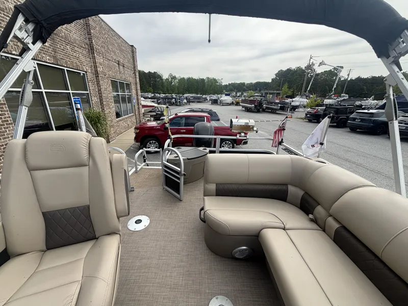 Slide: The Image of Sun Tracker FISHIN BARGE 20DLX 2020 - 36