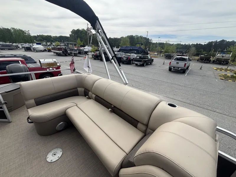 Slide: The Image of Sun Tracker Fishin Barge 20DLX w/Mercury 90ELPT CT 90HP - 4 - Stroke Engine 2020 - 32