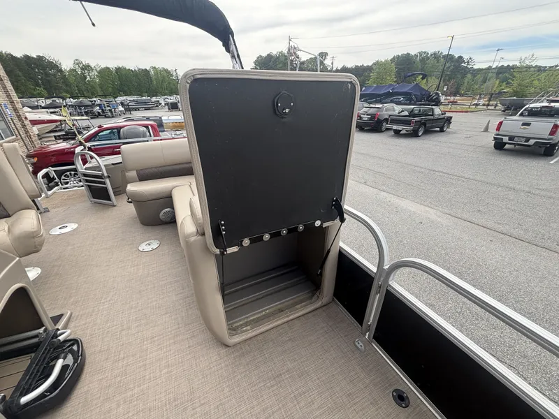 Slide: The Image of Sun Tracker Fishin Barge 20DLX w/Mercury 90ELPT CT 90HP - 4 - Stroke Engine 2020 - 5