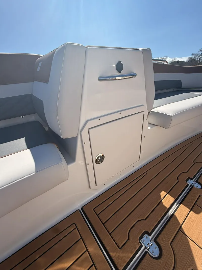 Slide: The Image of Starcraft svx 211 2026 - 11