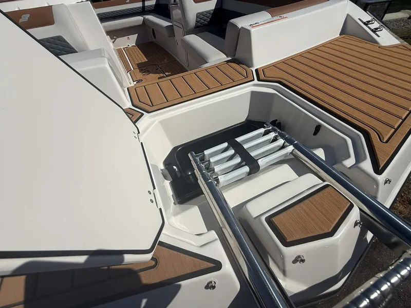 Slide: The Image of Starcraft svx 211 2026 - 14