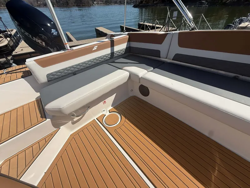 Slide: The Image of Starcraft svx 211 2026 - 17