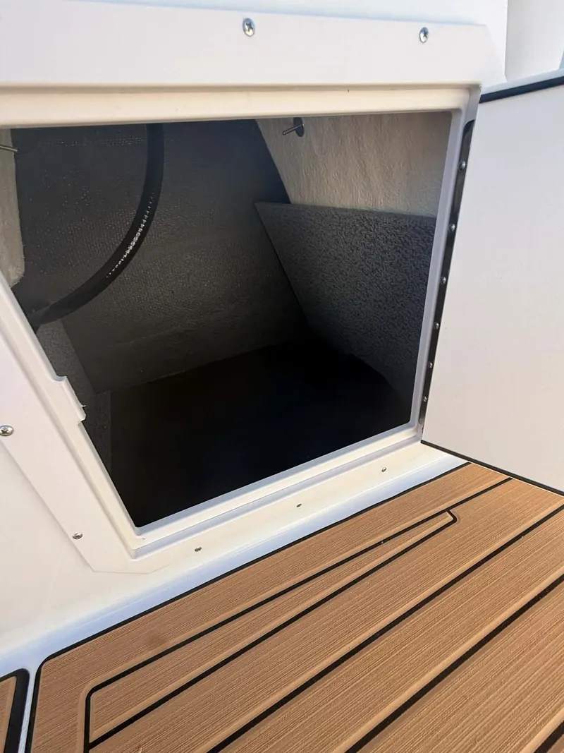 Slide: The Image of Starcraft svx 211 2026 - 20