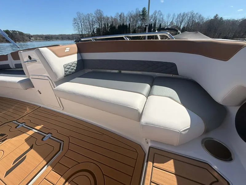 Slide: The Image of Starcraft svx 211 2026 - 7