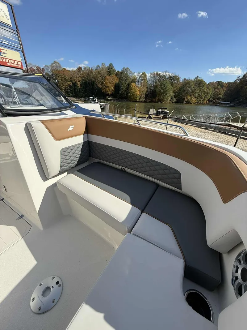 Slide: The Image of Starcraft SVX 230 2026 - 13