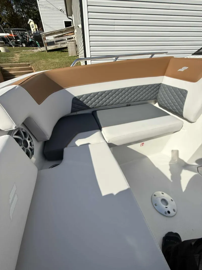 Slide: The Image of Starcraft SVX 230 2026 - 22