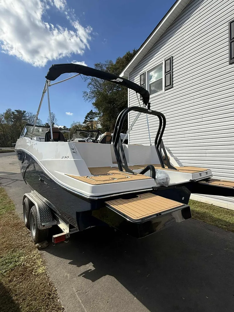 Slide: The Image of Starcraft SVX 230 2026 - 3