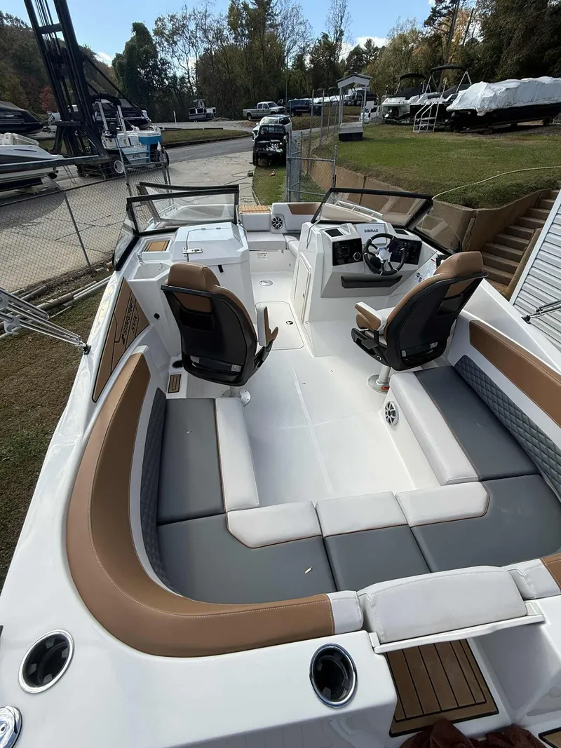 Slide: The Image of Starcraft SVX 230 2026 - 4