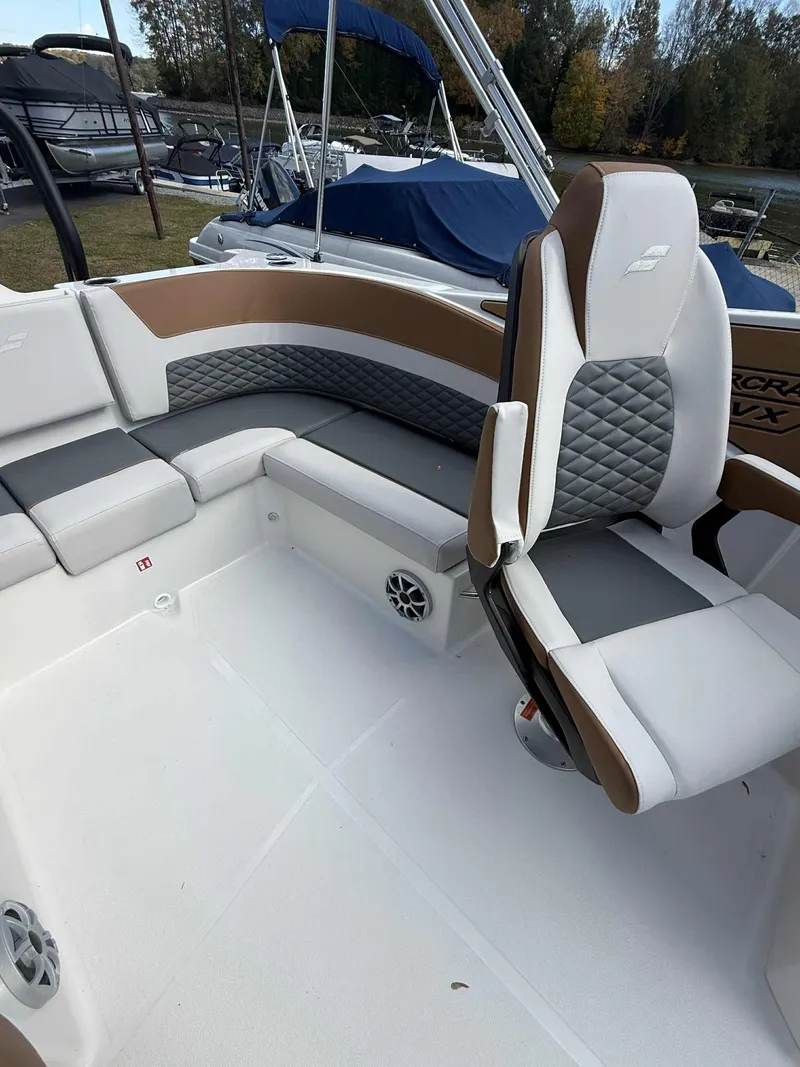 Slide: The Image of Starcraft SVX 230 2026 - 9