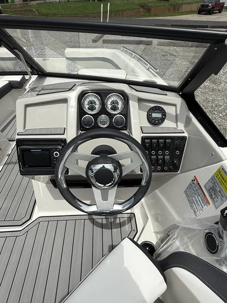 Slide: The Image of Starcraft SVX 210 2024 - 12