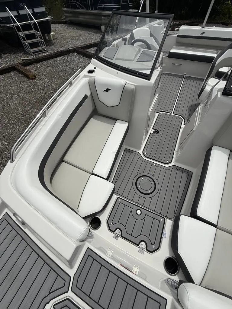 Slide: The Image of Starcraft SVX 210 2024 - 13