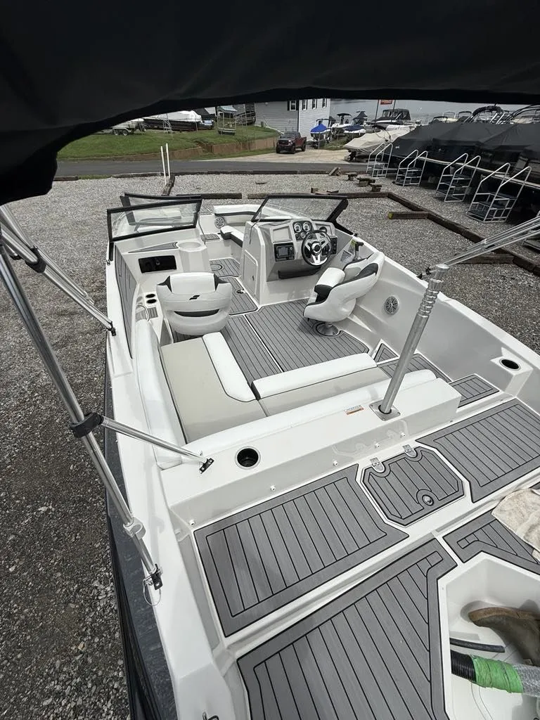 Slide: The Image of Starcraft SVX 210 2024 - 15